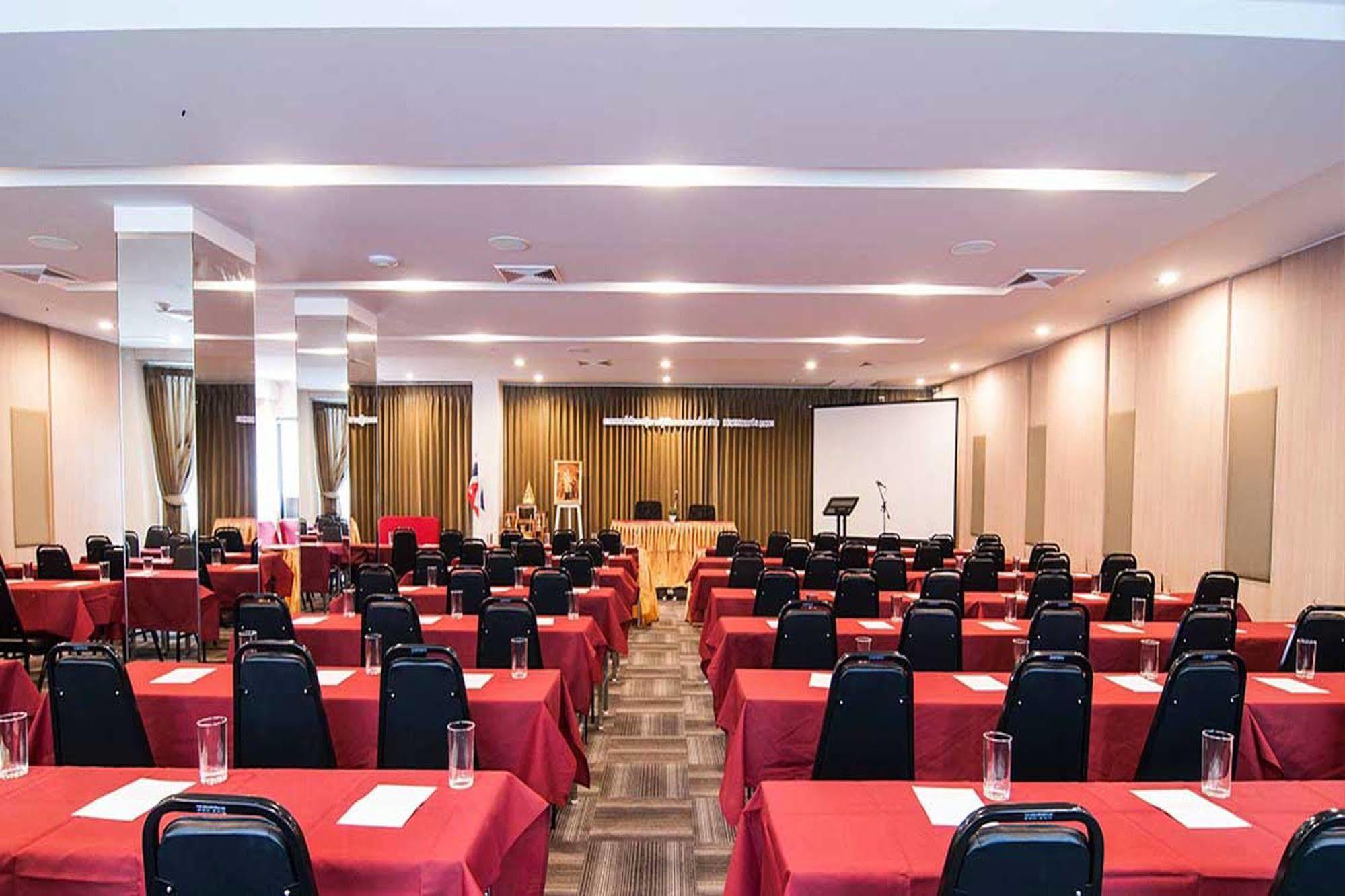 Leosor Hotel Nakhonratchasima Eksteriør billede